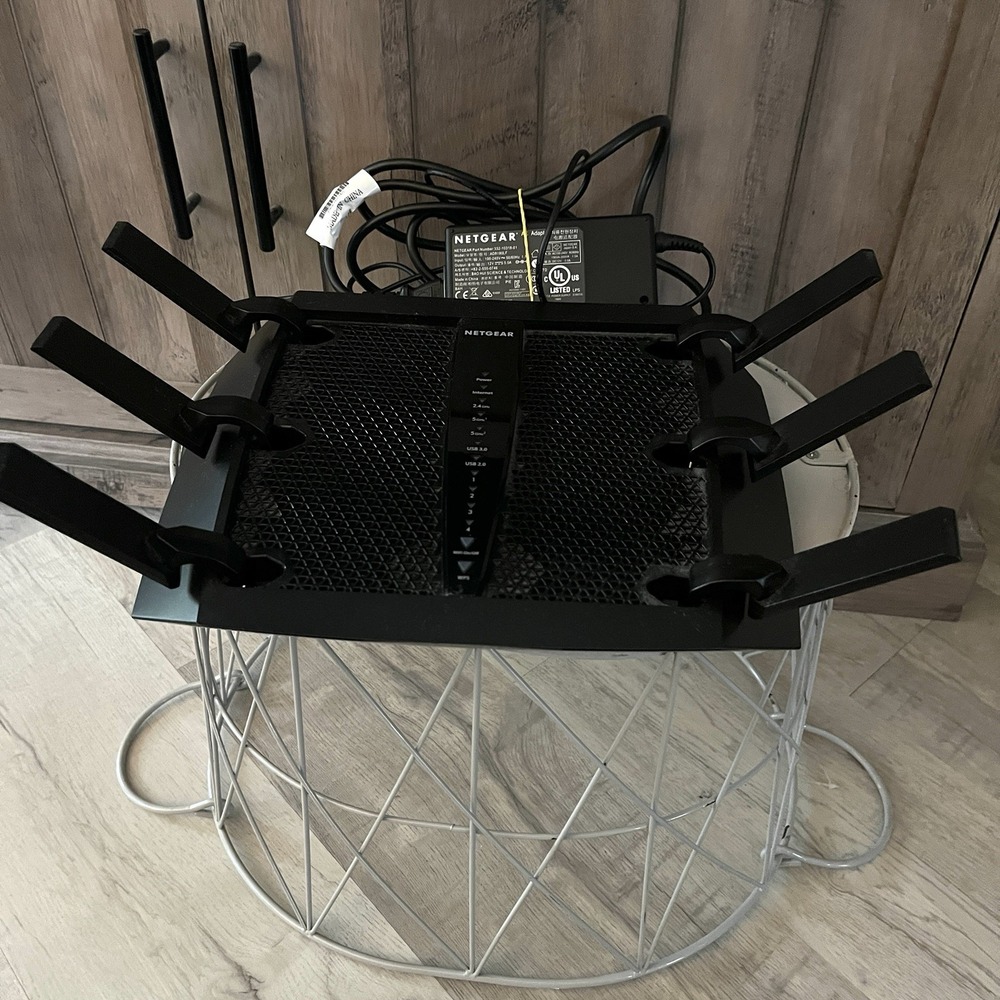 NETGEAR Nighthawk X6 AC3200 Tri-Band Wi-Fi‎ Router R8000 - Picture 3 of 13